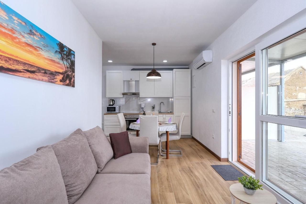 Apartments Poljak Rtina Bagian luar foto
