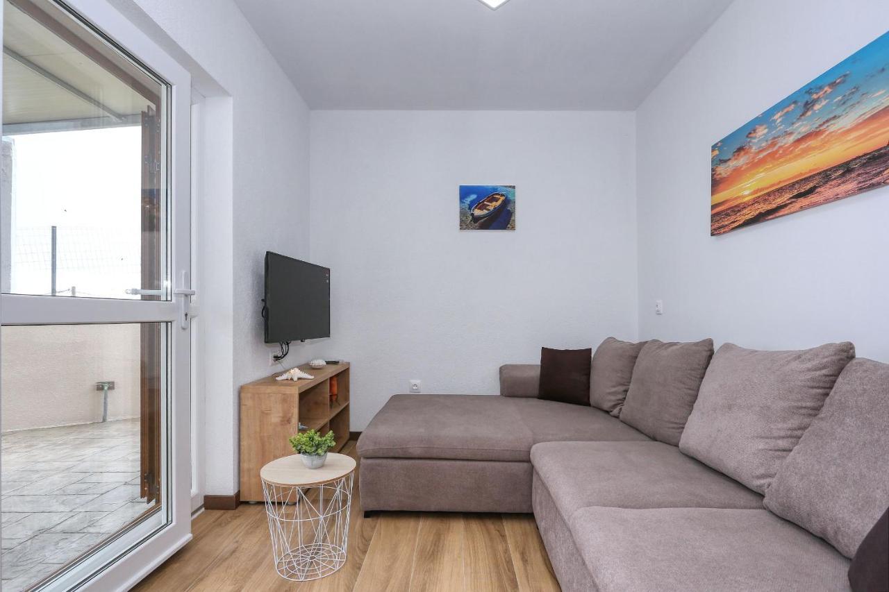 Apartments Poljak Rtina Bagian luar foto