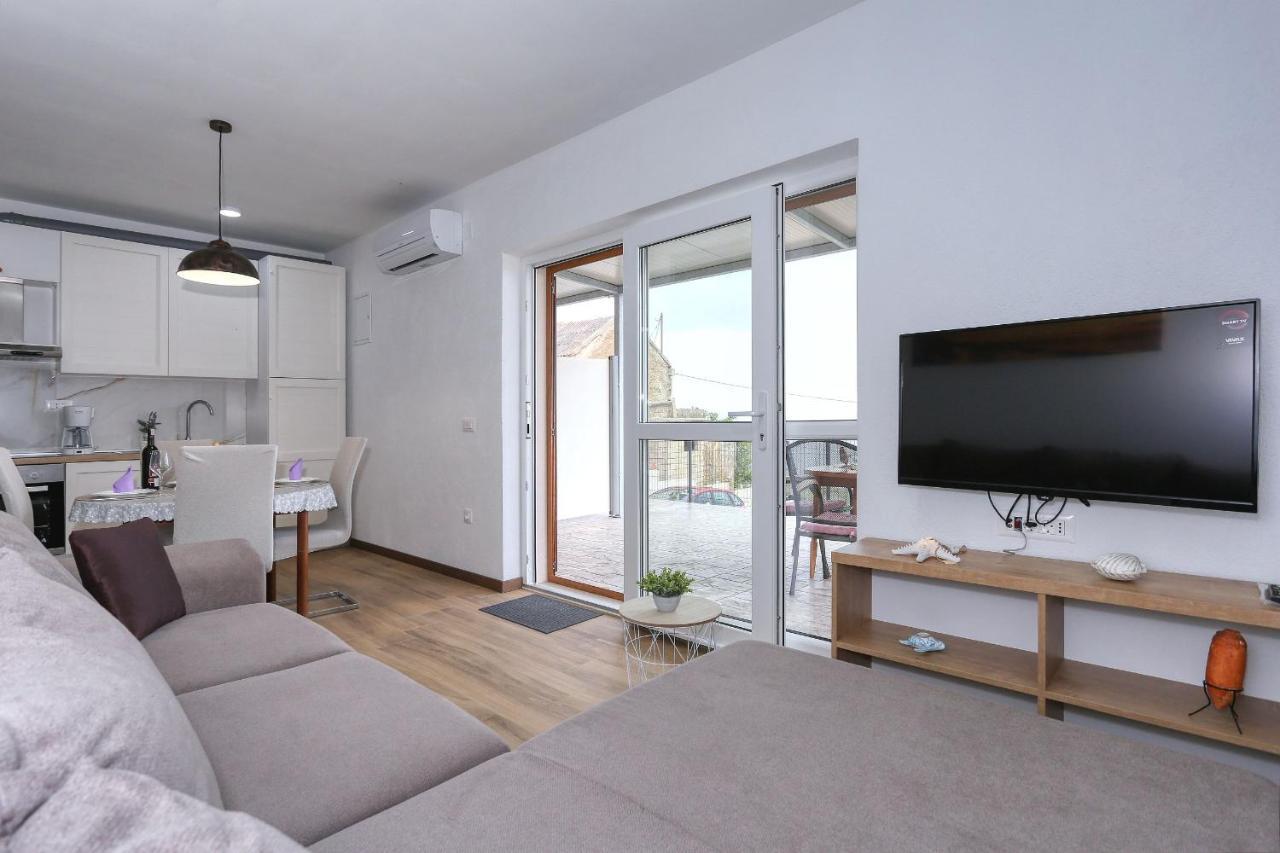 Apartments Poljak Rtina Bagian luar foto