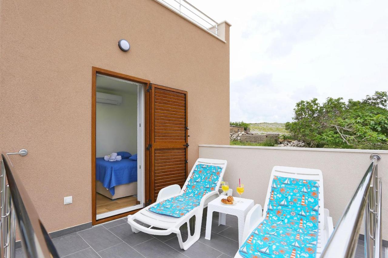 Apartments Poljak Rtina Bagian luar foto