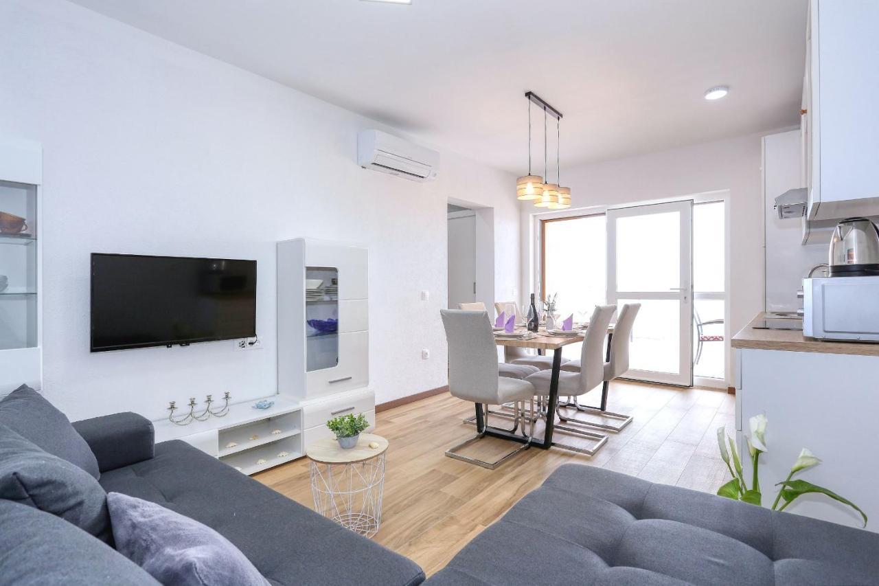 Apartments Poljak Rtina Bagian luar foto
